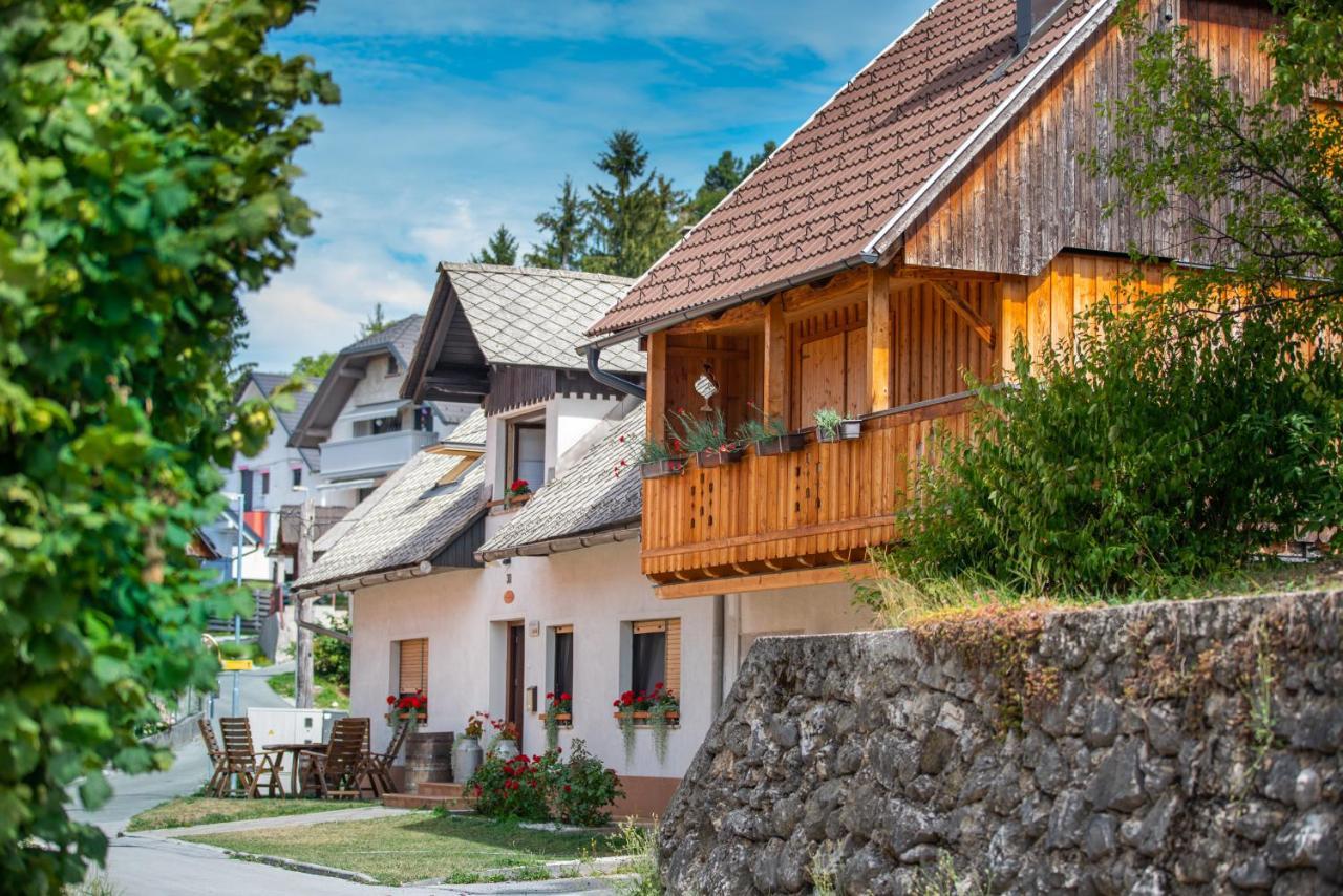 Stol Apartments Zirovnica Eksteriør bilde